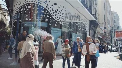 أسواق الملابس تعاني من كورونا.. الركود يسيطر على المبيعات.. الأسعار لا تعبر عن حركة السوق.. الإقبال متوسط والشراء محدود