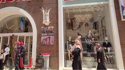 موجة الحر تؤجل شراء المصريين لملابس وكعك العيد | فيديو وصور