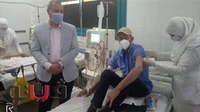 وكيل صحة الدقهلية يشهد فعاليات تطعيم مرضى الغسيل الكلوي بلقاح كورونا