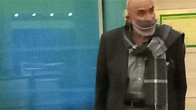 الصور الأولى للحظة وصول أشرف السعد إلى مطار القاهرة