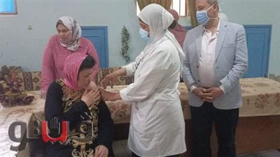 تلقي أولى جرعات لقاح كورونا لكبار السن وذوي الاحتياجات الخاصة بالدقهلية