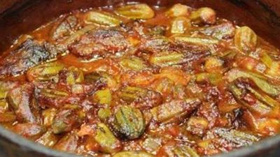 السر في الطاجن.. طريقة عمل البامية باللحمة