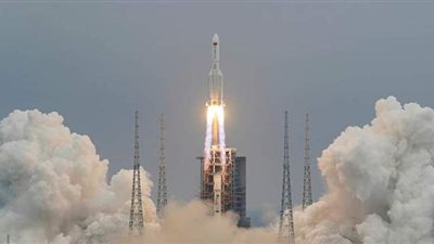 رئيس القومي للبحوث الفلكية: الصاروخ الصيني يدور حول الأرض 16 مرة باليوم