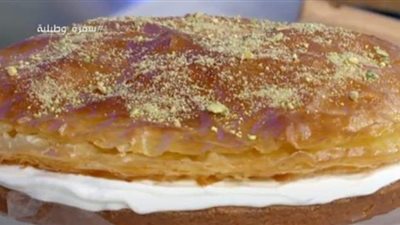 بطريقة جديدة هتعجبك.. طريقة عمل «مدلعة البسبوسة» | فيديو