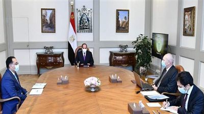 السيسي يوجه بتركيز استراتيجية المشروعات في المنطقة الاقتصادية لقناة السويس على استثمارات توطين التكنولوجيا.. امتلاك القدرة الصناعية.. وتوفير فرص العمل