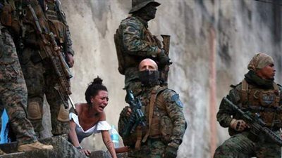 أكثر من 20 قتيلا بتبادل لإطلاق النار خلال عملية أمنية في ريو دي جانيرو