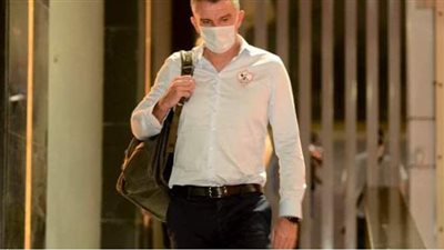 كارتيرون يعاين أرضية ستاد القاهرة