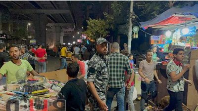 هروب الباعة الجائلين بالعتبة لحظة وصول محافظ القاهرة لمتابعة قرار الغلق |فيديو