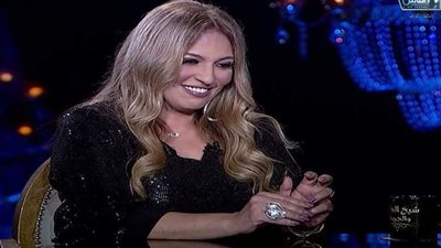 نهلة سلامة: لن أرفض مشهد ساخن مع ممثل من دور ابنى.. وأرشح هذا النجم للدور