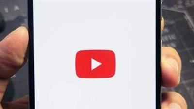 يوتيوب يختبر الترجمة التلقائية لعناوين الفيديو على سطح المكتب والهاتف