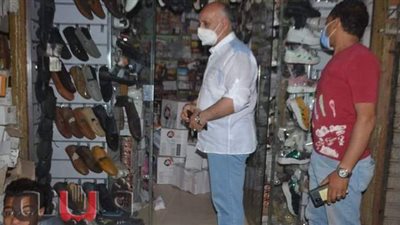 سكرتير محافظة الأقصر يقود حملة بشوارع إسنا لمتابعة تطبيق قرار الإغلاق | صور