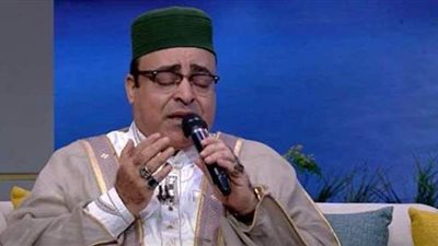 المبتهل صلاح الجمل يرقق القلوب بـ «يا حنان يا منان» من تواشيح ليلة القدر