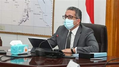 خالد العناني: استثناء الكافتيريات والمطاعم داخل المنشآت الفندقية من مواعيد الغلق