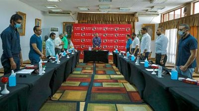 مجلس إدارة النادي الأهلي يقف دقيقة حدادا على روح محمود باجنيد