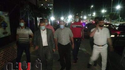 تحرير محاضر ضد مخالفي قرارات الغلق بالإسماعيلية | صور