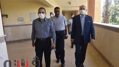 رئيس جامعة الأقصر يتفقد كلية الآثار استعدادا للامتحانات