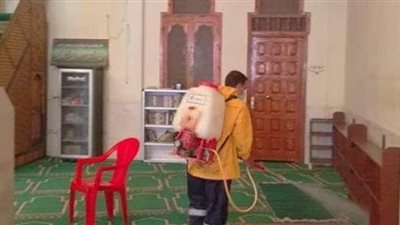حملات تعقيم مكثفة للمساجد والسكة الحديد ومكاتب البريد بأسيوط | صور