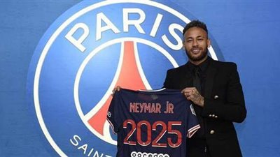 ضربة قوية لبرشلونة.. باريس سان جيرمان يجدد عقد نيمار حتى 2025