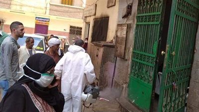 تعقيم المنشآت الحكومية ودور العبادة بحي جنوب الجيزة