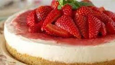 طريقة عمل كنافة بالتشيز وصوص الفراولة | فيديو