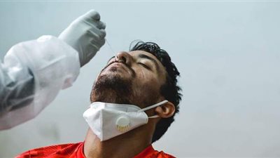 مسحة طبية للاعبي الأهلي استعدادا لمواجهة الزمالك
