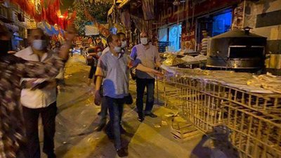 إغلاق وغرامات بالجملة على المحلات التجارية والمقاهي بوسط الإسكندرية