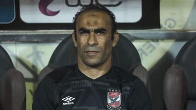 الخطيب يحفز لاعبي الأهلي قبل مباراة الزمالك.. وعبد الحفيظ يحذرهم من السوشيال ميديا