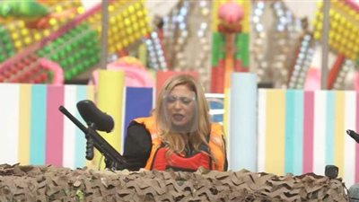 ضرب شديد لـ نهلة سلامة في رامز عقله طار.. ورامز جلال: البت اتهرت | فيديو