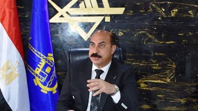 محافظ أسوان يطمئن رئيس الوزراء على الوضع الصحي وتوافر السلع التموينية والأساسية