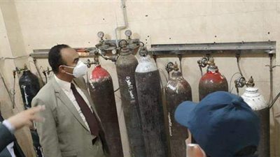 نائب محافظ المنيا يتابع أعمال تطوير شبكات الأكسجين بالمستشفيات | صور