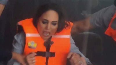 رامز جلال لـ رحاب الجمل: خفي معسل قص يا منجدة الخدين