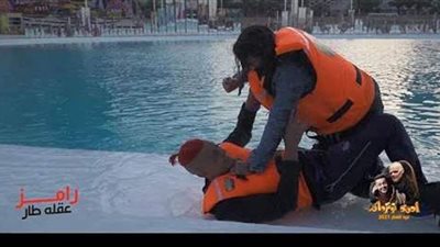 بالروسية والأقلام.. رحاب الجمل تعاقب رامز جلال بعد اكتشاف المقلب |فيديو