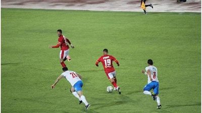 60 دقيقة.. تعادل سلبي بين الأهلي والزمالك