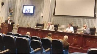 رئيس زراعة البرلمان: «مينفعش الرئيس يسير بسرعة القطار واحنا نشد العربية من الخلف»