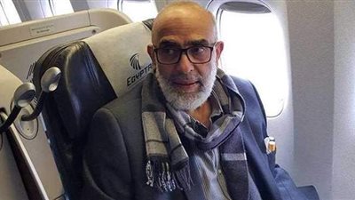 بسبب ملاليم.. أشرف السعد يكشف أسباب حجزه بمطار القاهرة | فيديو