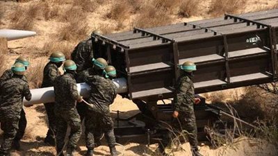 قوة تدميرية هائلة.. حماس تعلن استخدام صواريخ لأول مرة في قصف الاحتلال بالقدس | صور