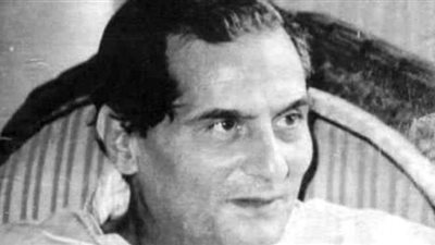 مسحراتي مصر يودع رمضان بقصيدة عن كعك العيد