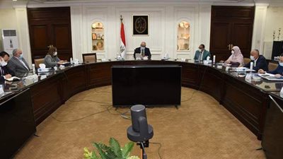 وزير الإسكان يتابع الموقف التنفيذى لوحدات 