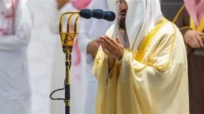 المصلون بالمسجد الحرام يختمون القرآن في أجواء روحانية | صور