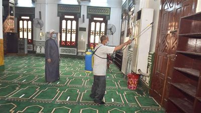 تطهير دور العبادة ومحطات الأتوبيس لمواجهة كورونا بأسيوط | فيديو