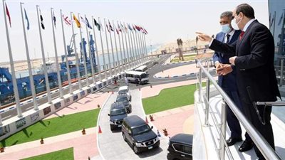 7 صور ترصد تفقد السيسي هيئة قناة السويس وافتتاح مشروعات جديدة