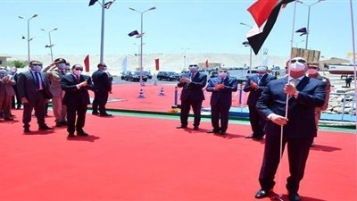 السيسي يشهد تدشين الكراكة مهاب مميش | صور
