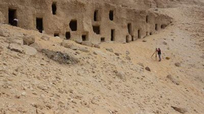 الآثار تعلن الكشف عن 250 مقبرة بالجبل الشرقي في سوهاج | صور