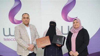 تكريم صاحبة فيديو توثيق إتلاف كابلات التليفون بمشتول السوق