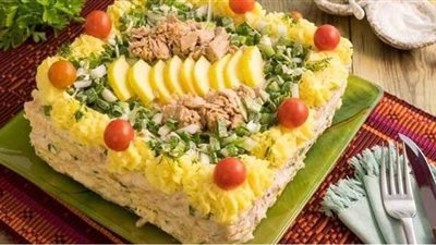 بديل صحي وآمن للأسماك المملحة.. طريقة عمل تورتة التوست بالتونة