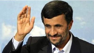 أحمدى نجاد يتقدم بأوراق ترشحه لانتخابات الرئاسة الإيرانية