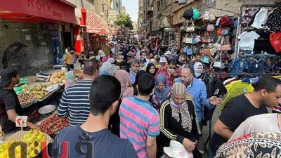 المصريون يتحدون كورونا في وقفة العيد.. وشوارع القاهرة «زحمة يا دنيا زحمة» | صور