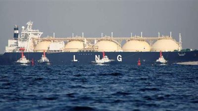 ناقلة غاز تتجه من قطر إلى الإمارات لأول مرة منذ 2017