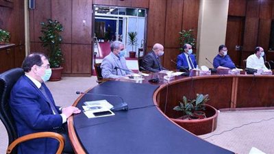 وزير البترول: بناء ألف محطة غاز طبيعي لتموين السيارات بنهاية 2021