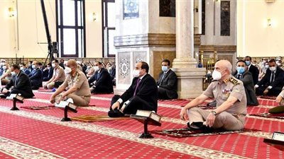 السيسي يصل إلى مسجد الماسة بمدينة العلمين لأداء صلاة عيد الفطر